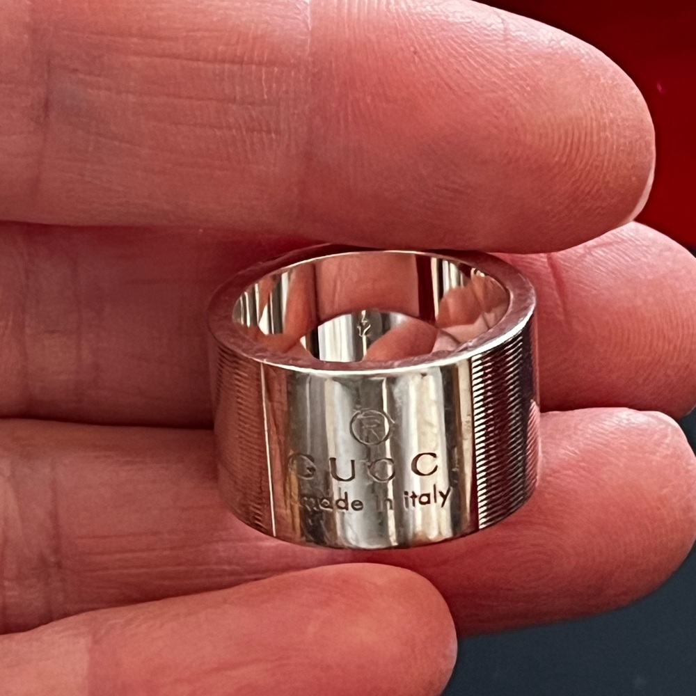 Gucci Silver Ring with Engraved Design